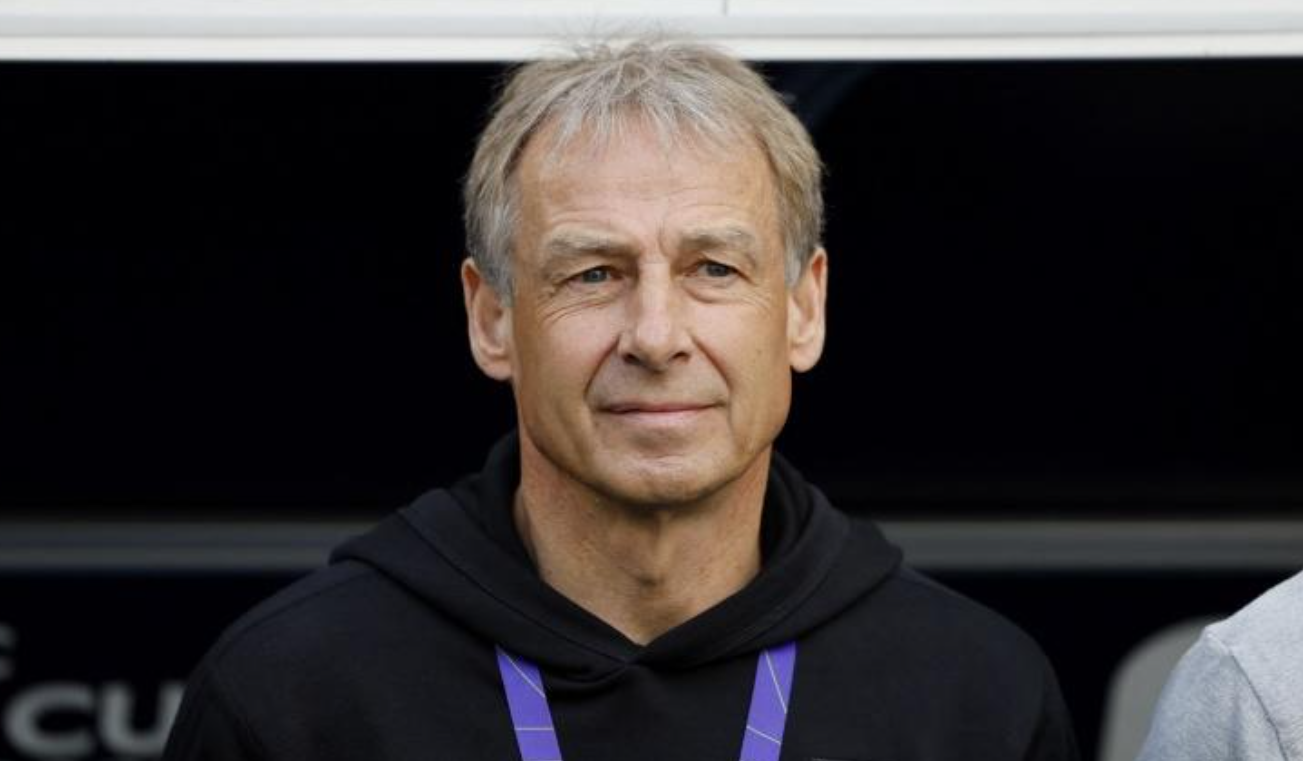 韩国队内讧！黄健翔解读：隔空拯救克林斯曼，退步的分水岭
韩国队内讧引发很多人的关