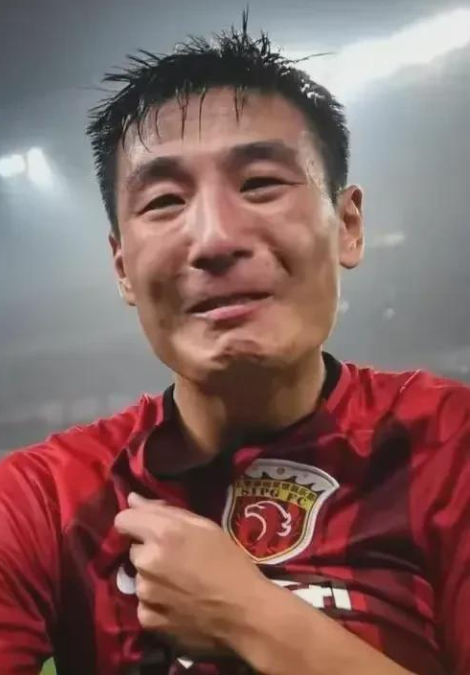中超某些“球星”高高在上，实在让人无语

武磊这一哭，让上海某知名解说员暴怒！被