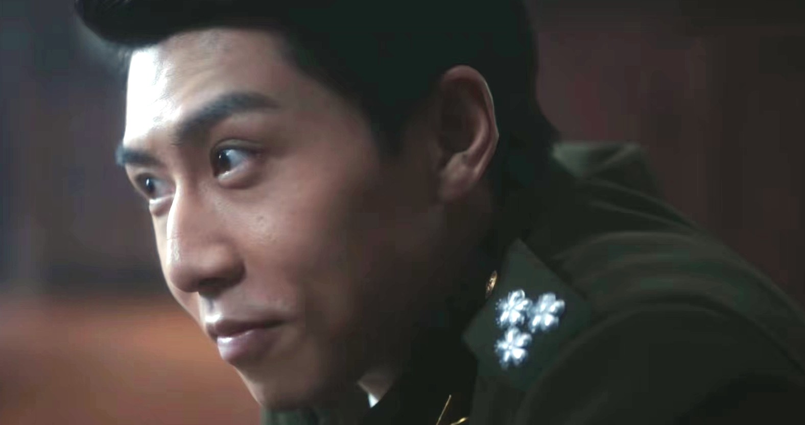《前夜》：看得出来，李云飞已经开始怀疑林昔了！


凌宏俊被当作倒卖军粮的替罪羊