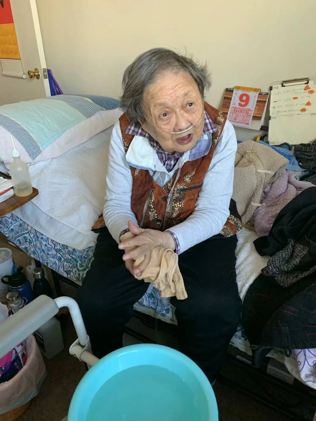 一）高耀洁的孩子对她的评价：

	1.	她的女儿评论道：“她后来走上了‘抗艾’道