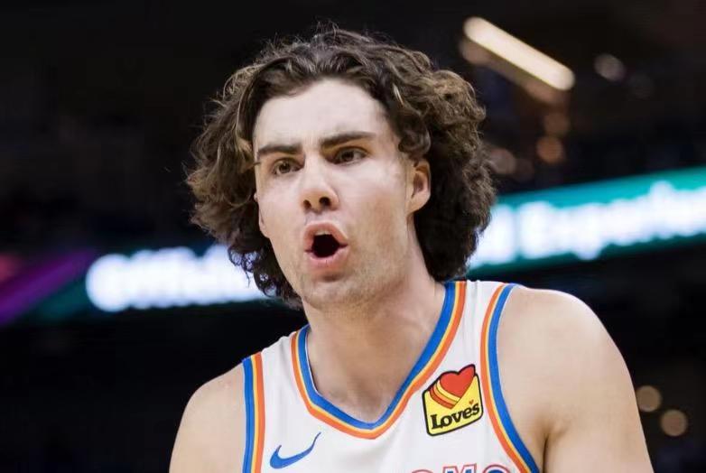 今天雷霆队的球员约什-吉迪在与开拓者队的比赛中创再纪录，成为联盟首位以100%命