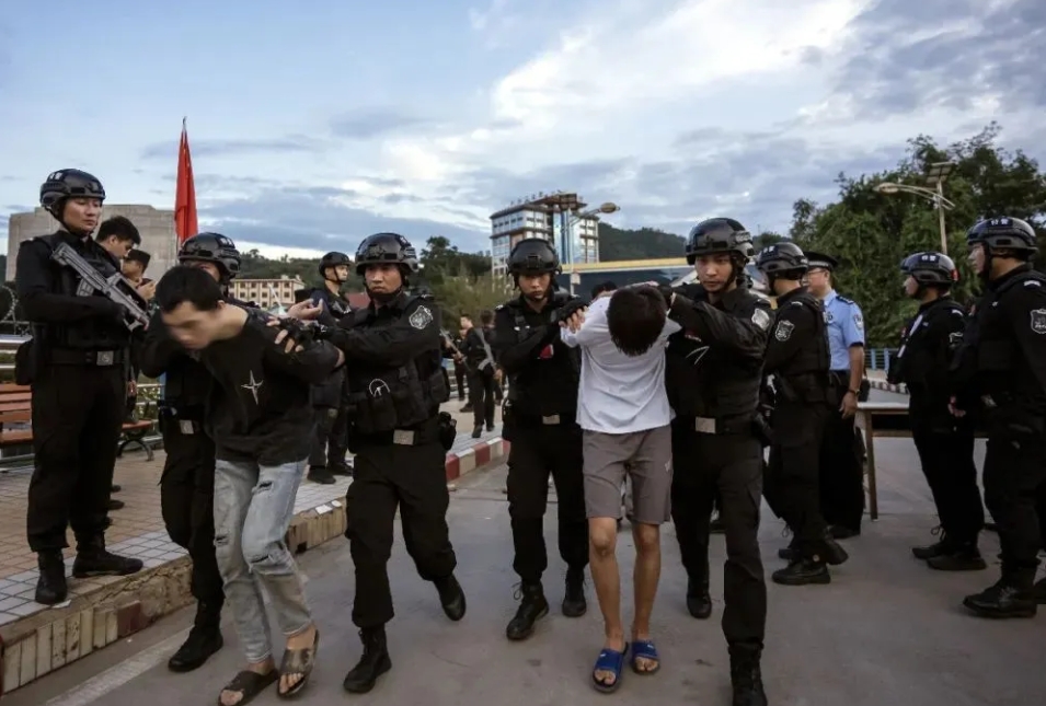缅北向我方移交电诈嫌犯3.1万名#与一般意义上的国内违法犯罪不同，跨境违法犯罪更