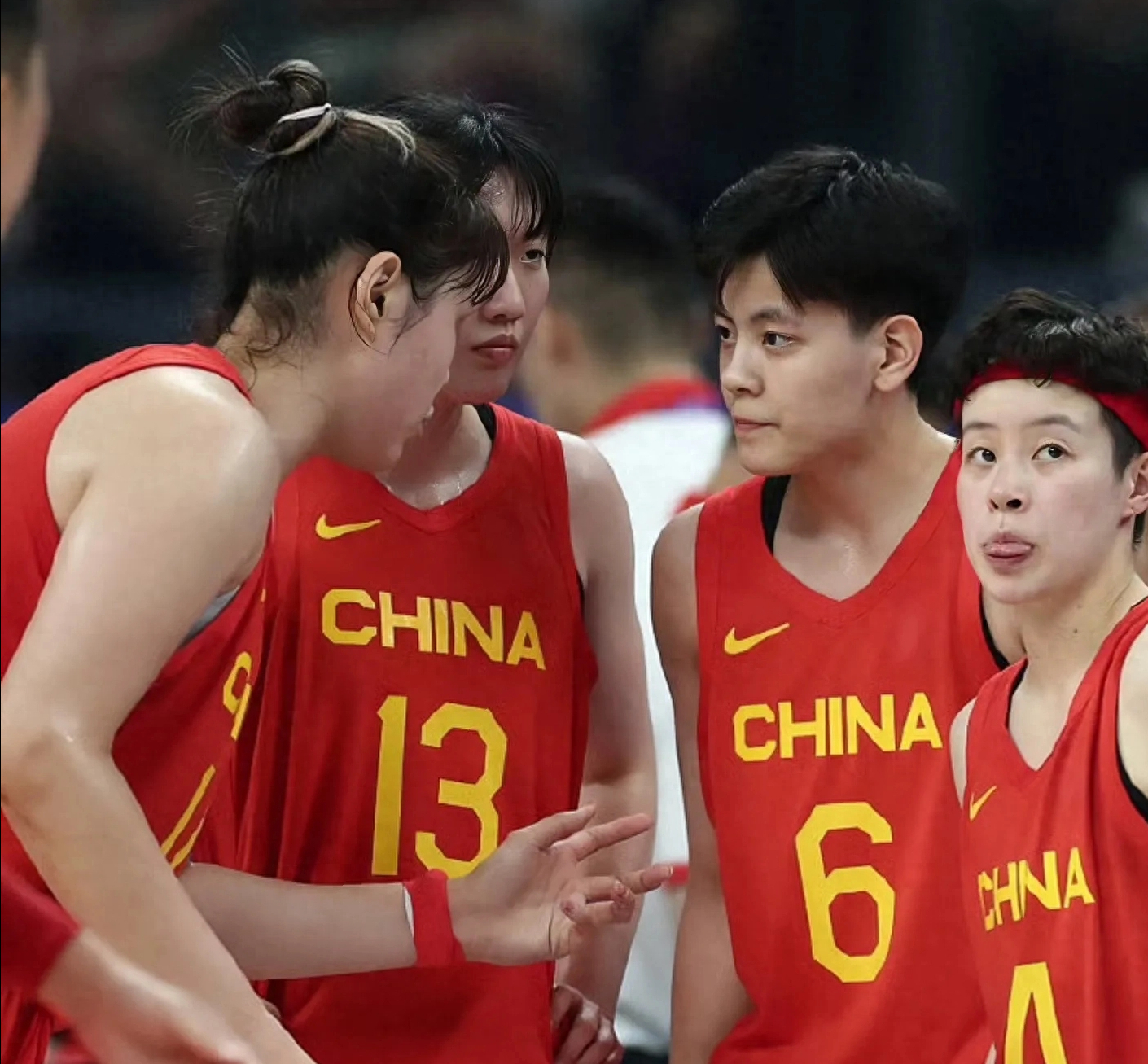 中国女篮以111-53击败印度女篮，以小组第一晋级淘汰赛，必须要提的几点！

1