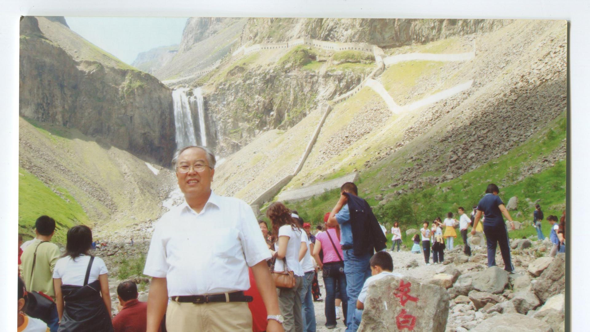 花季少年梦幻中飞翔折戟（麻雀系列禁毒童话节选）