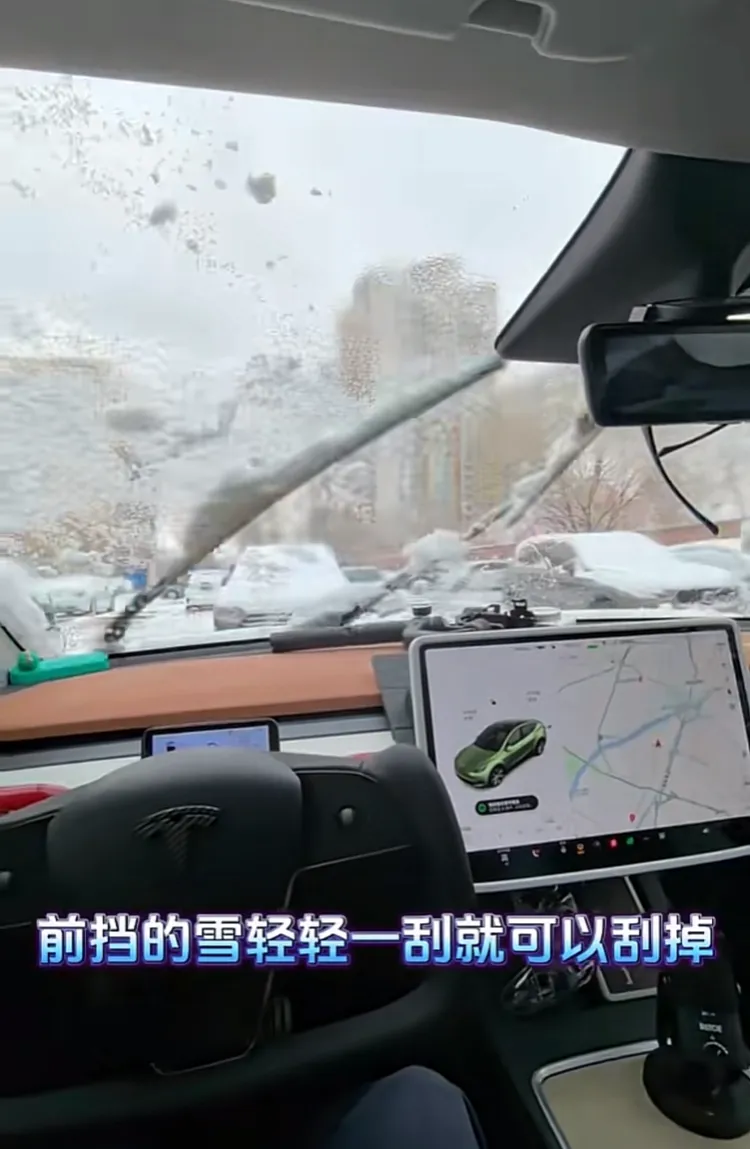 伤害性不大，侮辱性极强！当你以为下一场雪，电动车续航又要尿崩的时候，它的优势反而