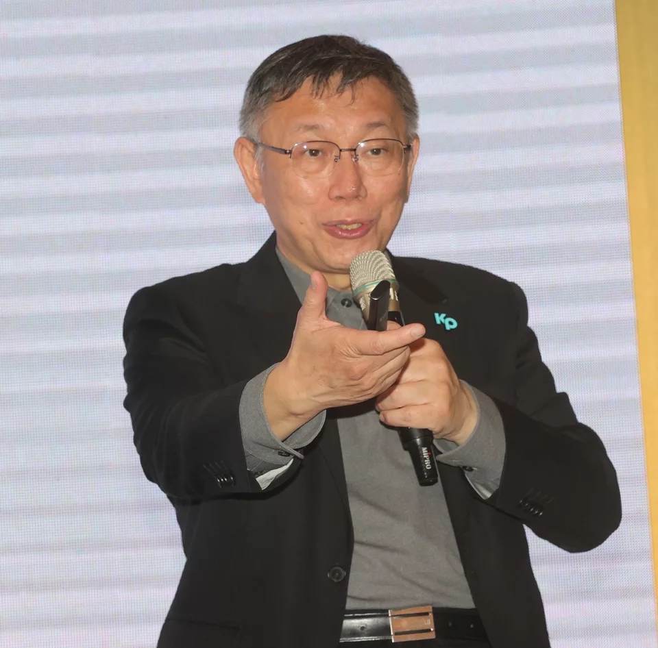 柯文哲今天接受专访时抛出惊人之语，认为“邦交国”是迷思，数字挂零也没关系。他还称