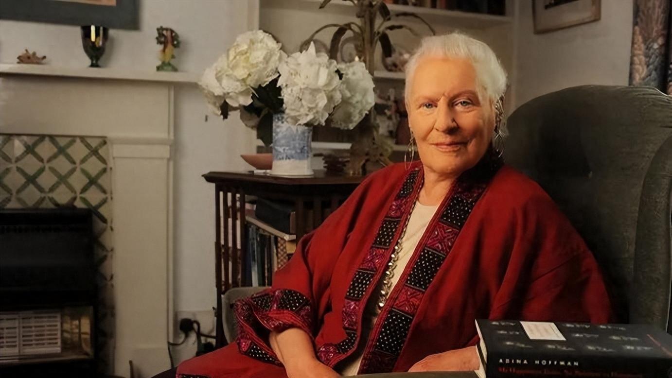 76岁退休后开始写作，90岁获文学大奖，她的人生在退休后开挂