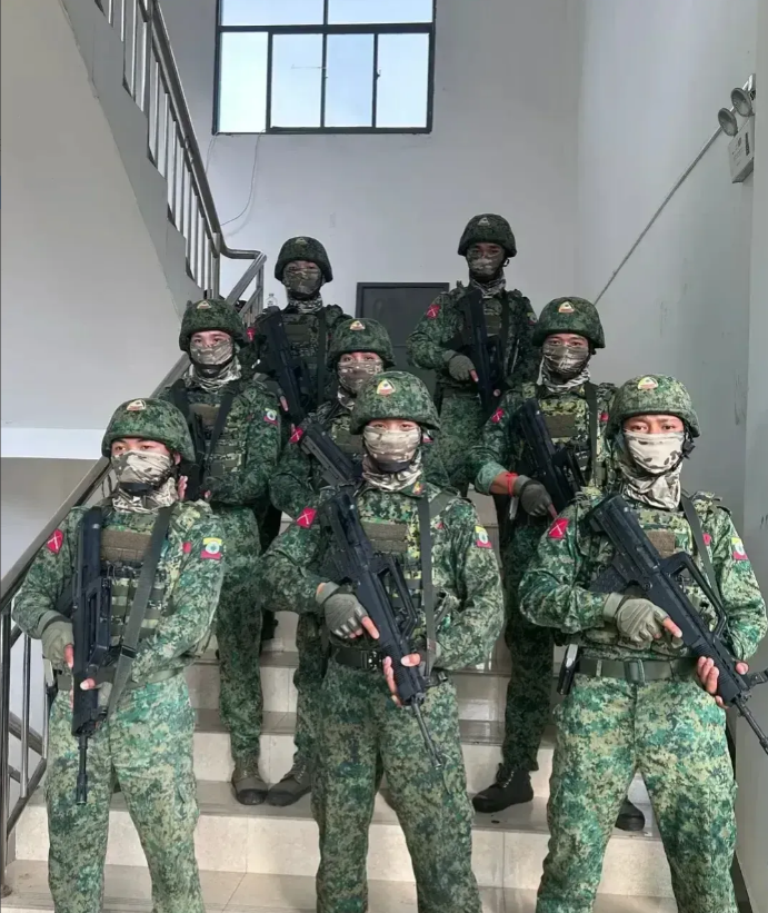 这杀气也不像同盟军啊！难道同盟军有外援，无语！