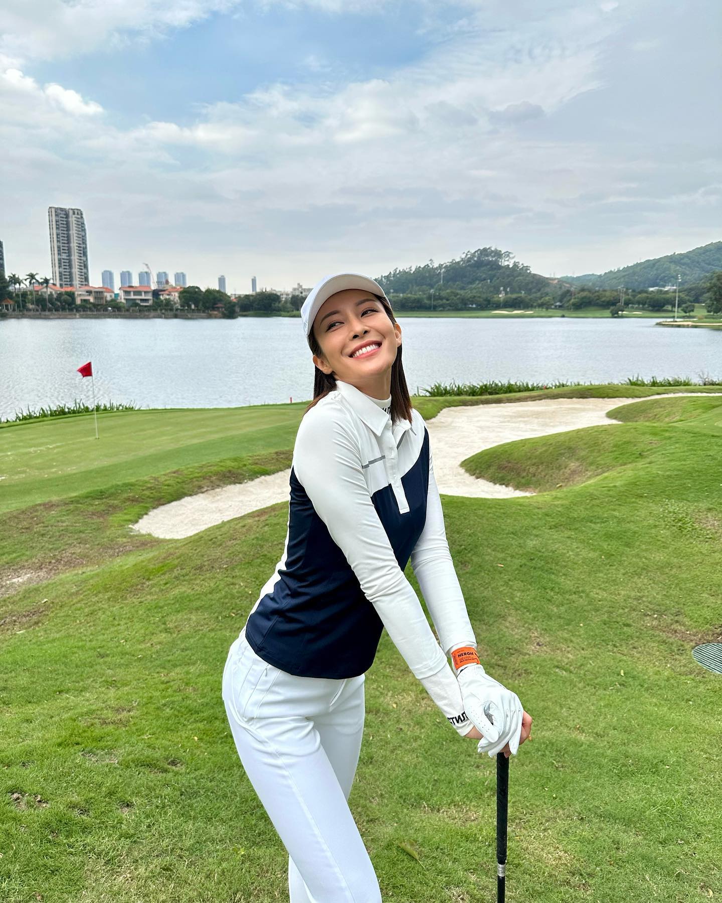 她目前是香港TVB顶级美女，担任很多电视剧女主角，TVB要全力捧红她