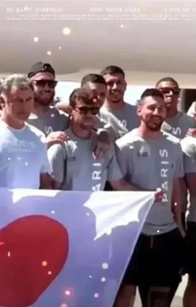 别了，梅西！
蔑视中国人的梅西将彻底告别中国！
所有的广告将会陆续下架！
有骨气
