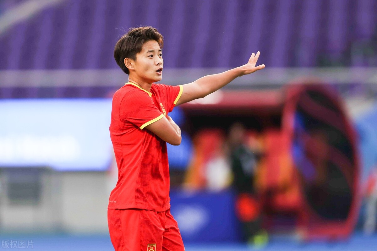 王霜也受伤落选了！王霜到底是真伤还是假伤？

世界杯后发表了所谓不当言论的唐佳丽