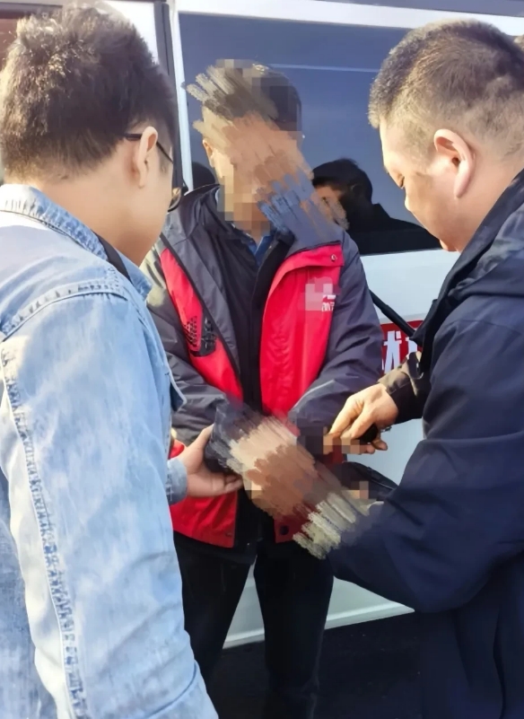 倒卖真烟为什么会被写进刑法？

毫不夸张的说，这行当赚钱的速度仅次于贩 du，如