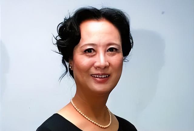 苦命的柏寒: 年少丧母丧父, 中年又丧夫, 56岁也因病去世