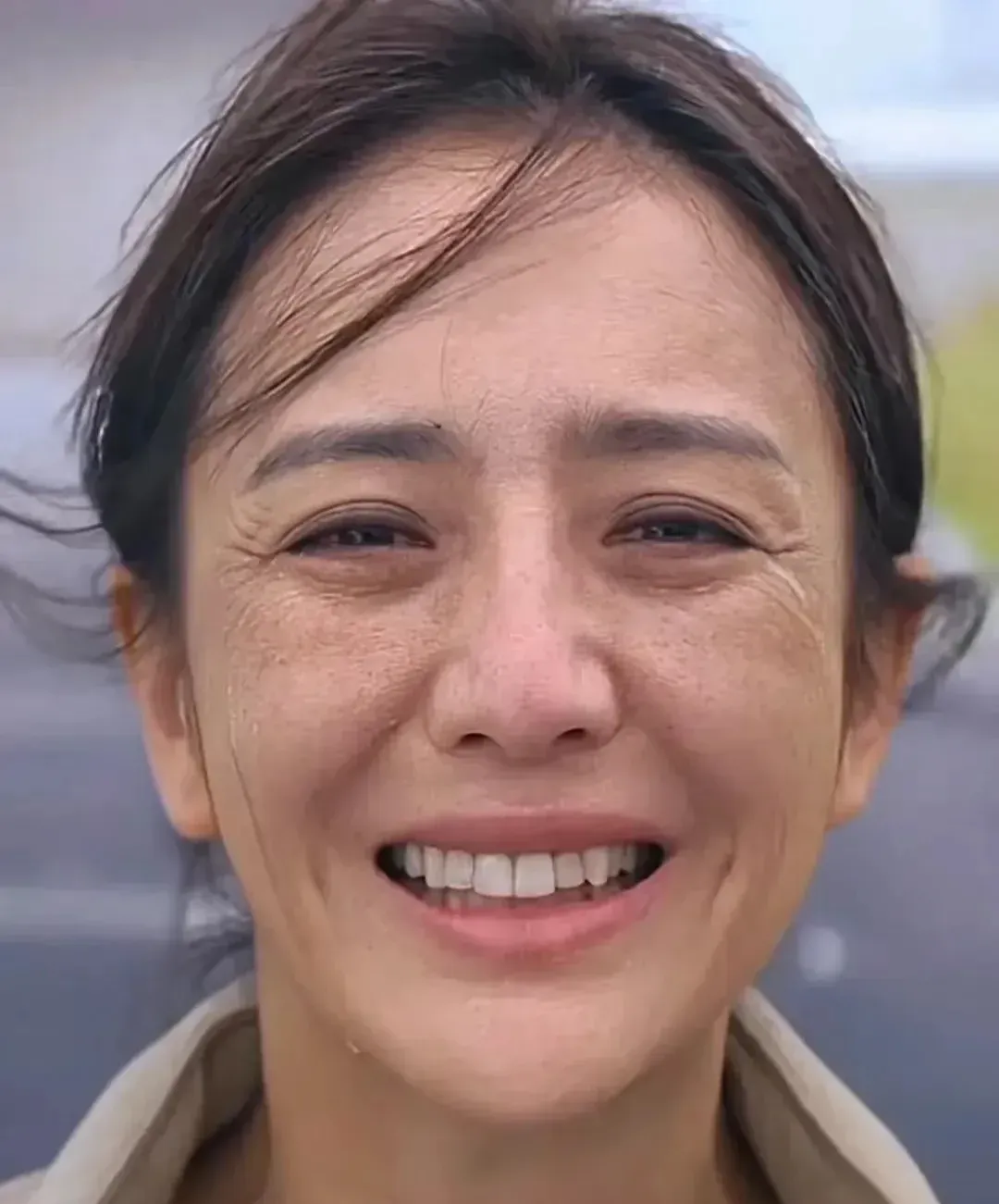 佟丽娅上热搜！

近日，佟丽娅上热搜，不是因为陈思诚，也不是因为主持春晚，而是因