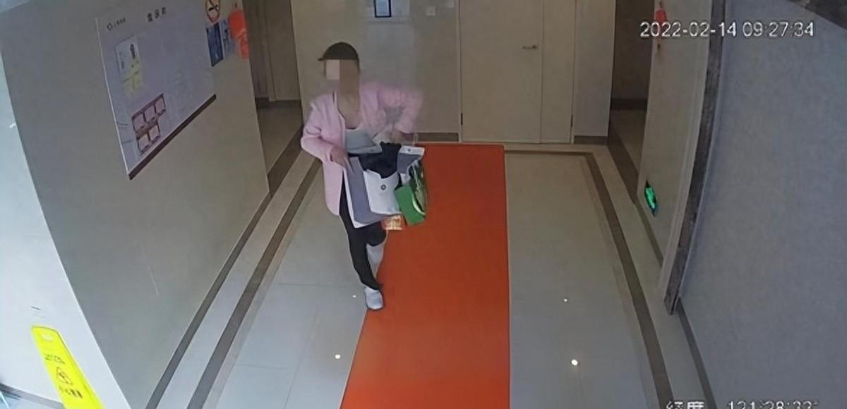 一夜情后，肤白貌美的她叫来了闪送，偷心还是偷家？
上海一名单身白领徐先生在网络社