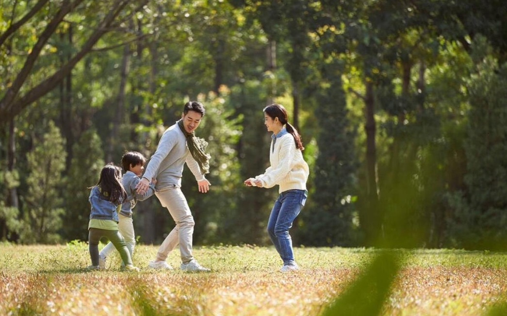 江苏虎丘，妻子在结婚10周年晚上，发现丈夫出轨小24岁女人，还生下私生子。

她