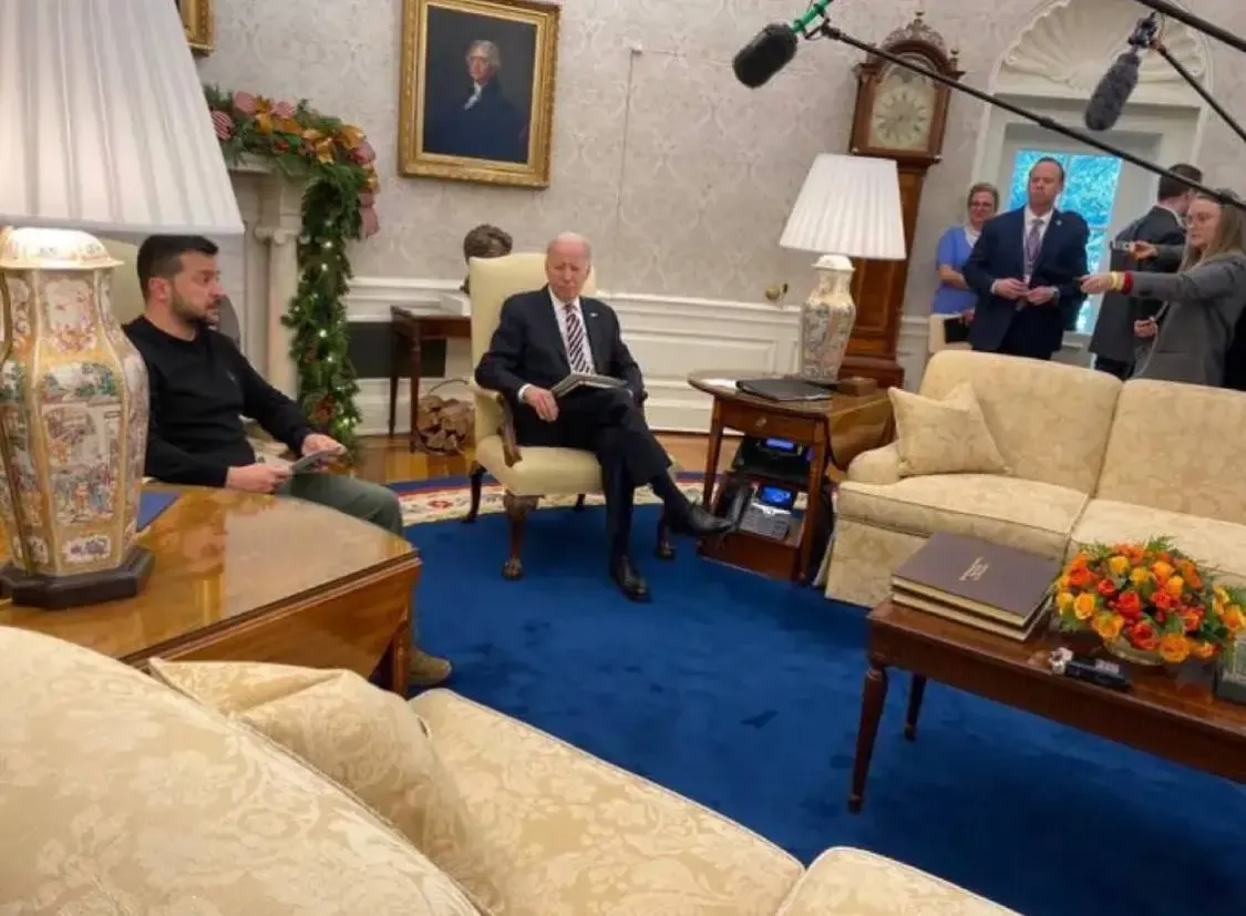 外媒报道，泽连斯基与拜登会面时表示，他希望“更快地处理冻结的俄罗斯资产”，这些资