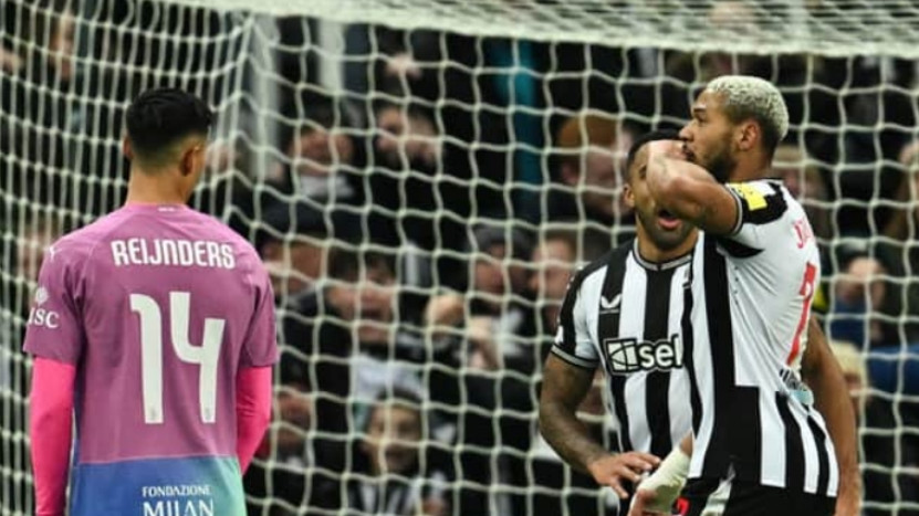 埃迪·豪在欧冠对阵AC米兰的比赛后给纽卡斯尔联队球员的信息