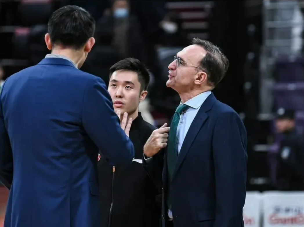 触及底线了！乌戈洛佩斯赛后回应自己不和王博握手：

“我无法原谅他，因为我当主教