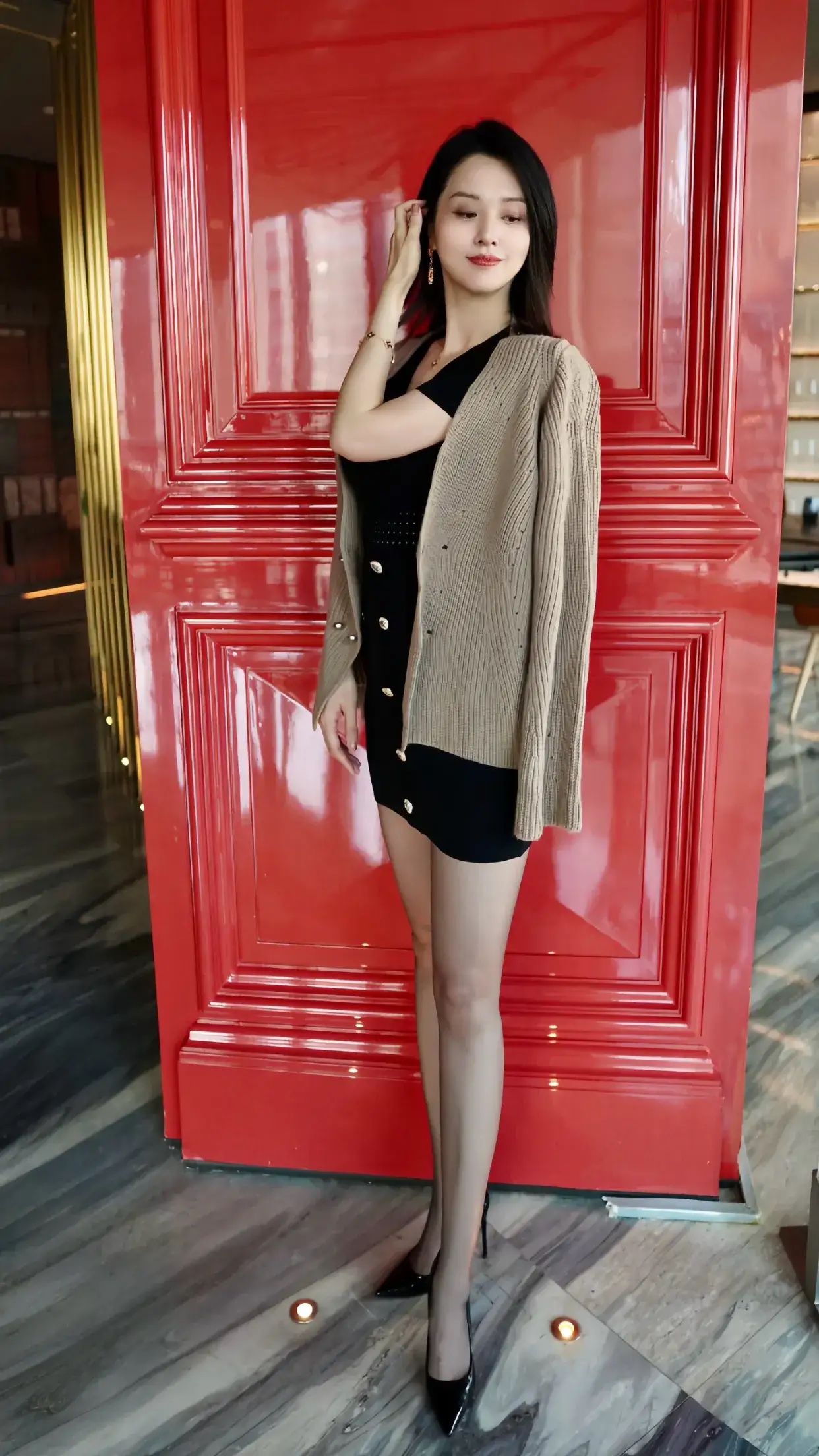 三婚带两娃，彩礼十万零八，不过分吧，毕竟肤白貌美大长腿#她敢嫁你敢娶么#
