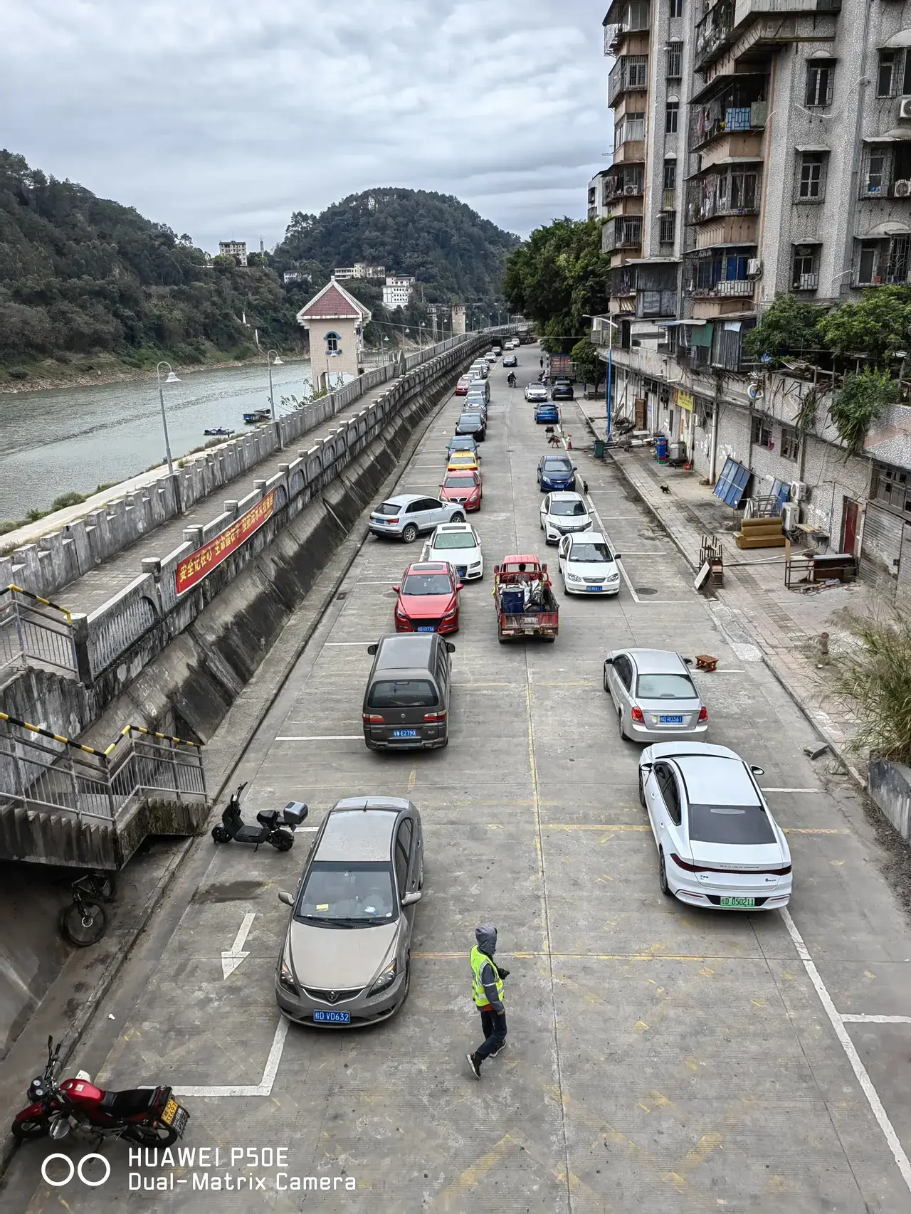 这样的停车位划来有什么意义？