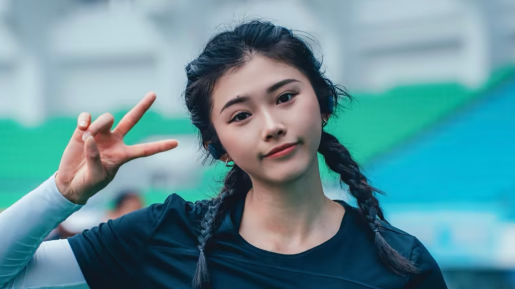 吴艳妮登上杂志封面！身材颜值都在线，取得更好的成绩，未来可期