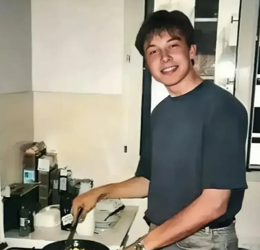 世界首富马斯克年轻时还挺帅的，这是19岁的样子！