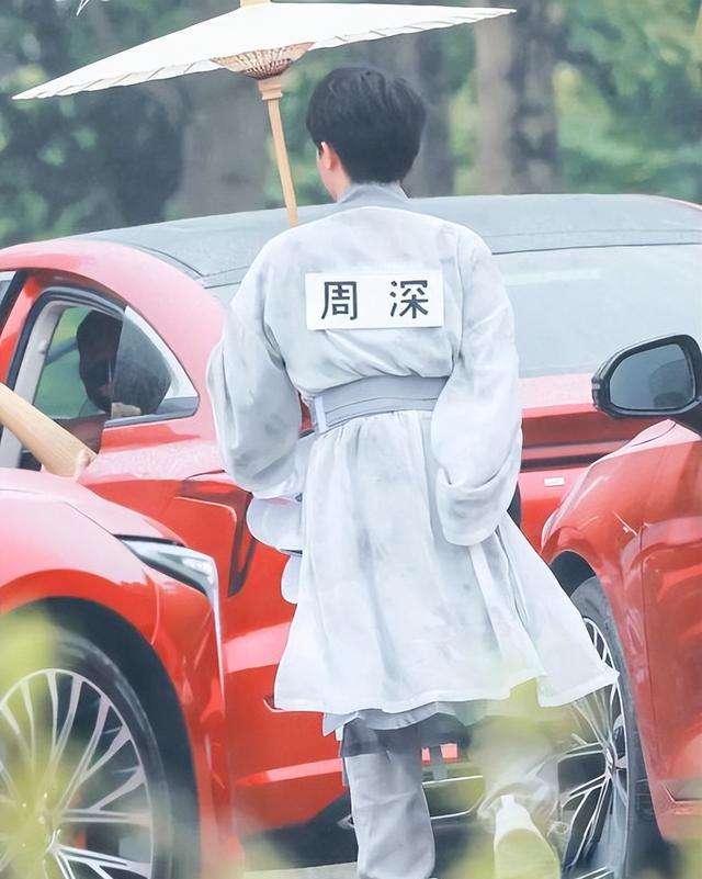 说好要发专辑，周深为何还有时间上跑男？网友：参考之前的蔡徐坤（周深参加的跑男第四季是哪一期）-第2张图片-九妖电影