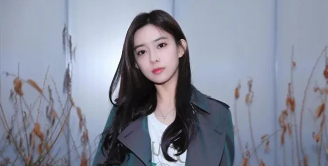 近日有传闻称，孟子义的音痴形象是一种表演。消息源自其同窗好友透露，孟子义在声乐课