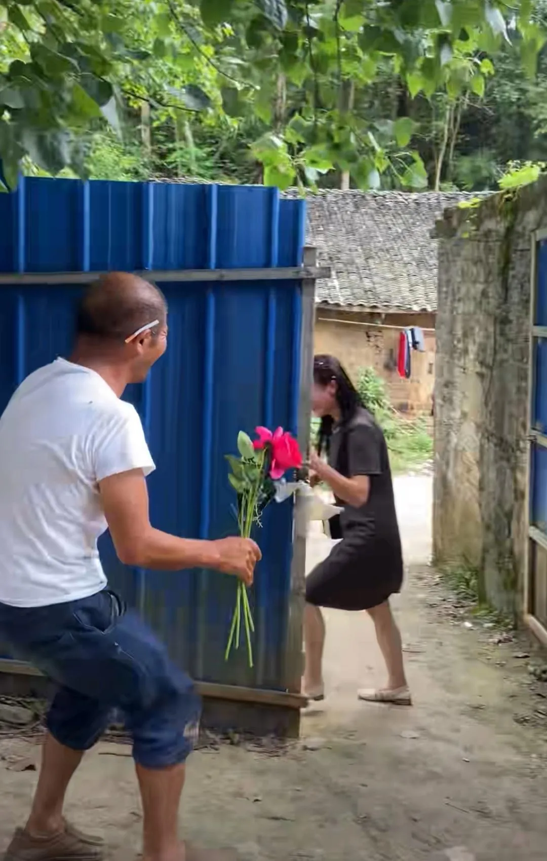 男人至死是少年！这大爷厉害了