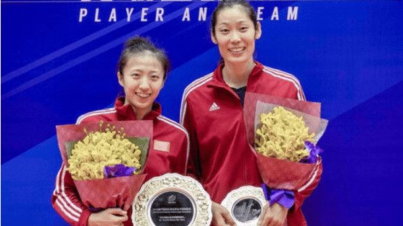 女排定妆照大换血！P图惹争议，5位队员长相认不出！