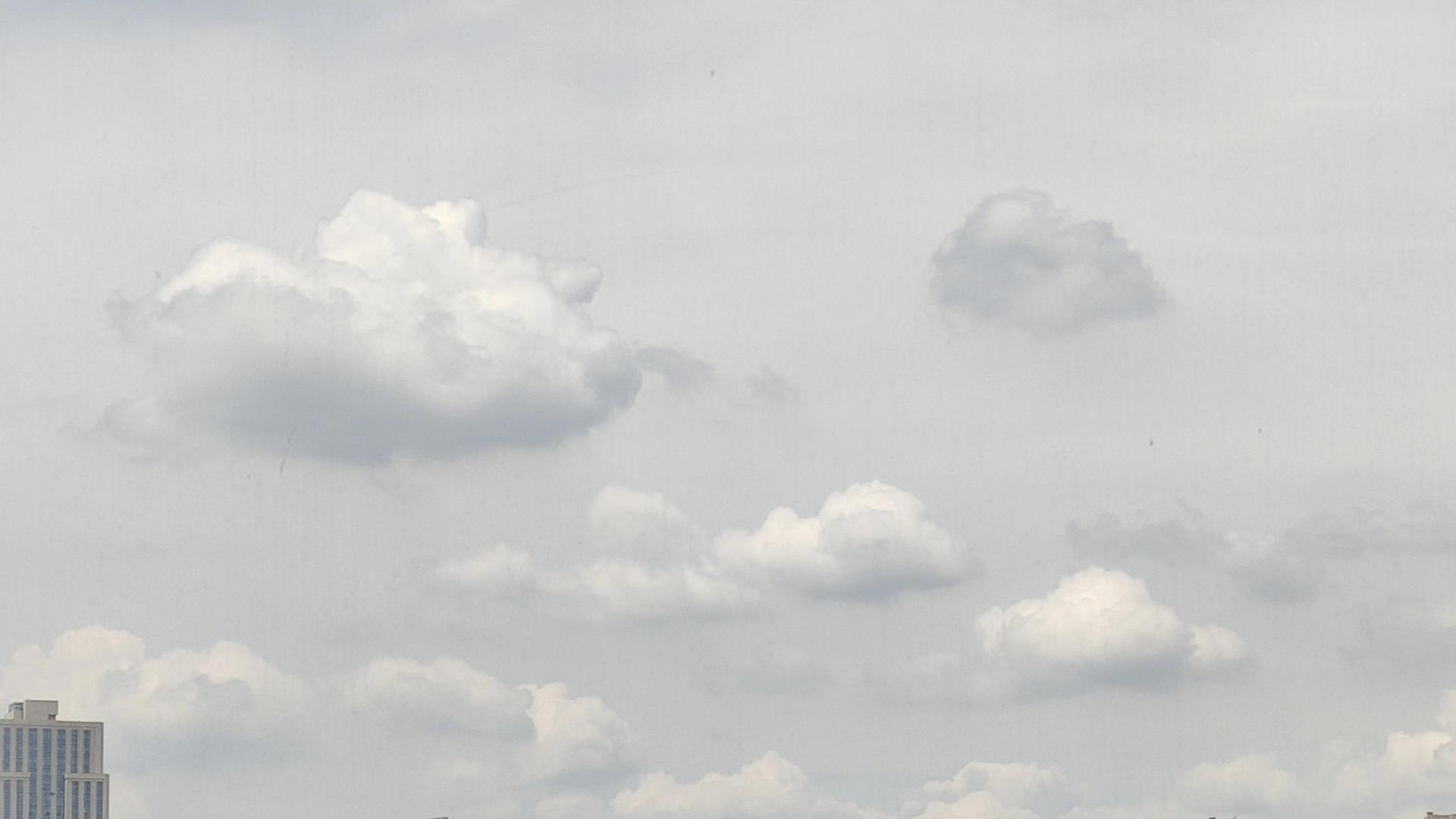 愚人节的玩笑在这个时间点一定要结束，这件事情让人很痛心！