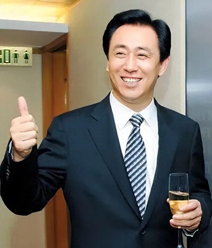 真是墙倒众人推，恒大歌舞团是干什么的
贵阳有段时间恒大楼盘打6折卖，估计当时急于