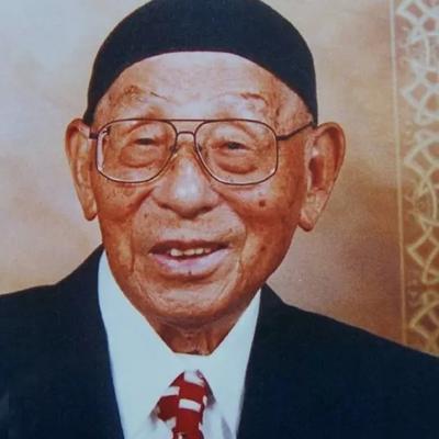 2001年，101岁的张学良在美国病逝，临终遗言：我的钱不会捐给中国！意外的是，