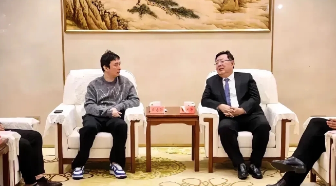 王思聪让人担忧！

王思聪这孩子挺让人担心的，三四十岁的人了，一没结婚，二没稳定