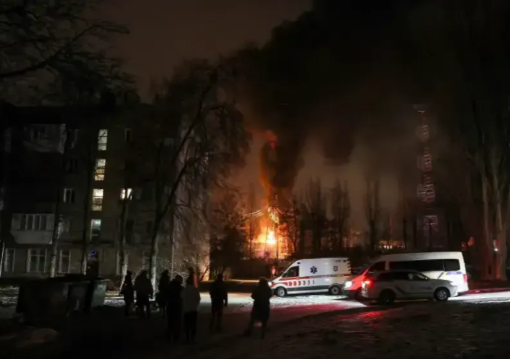 快讯：2023年11月17日晚上8点持续到18日凌晨4点，乌克兰全境的军事基础设