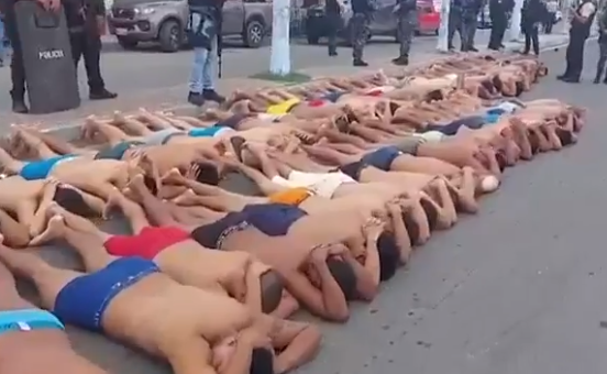 这些家伙真的敢想敢干！
昨日，暴力猖獗的厄瓜多尔警方逮捕了 68 人，这些家伙试