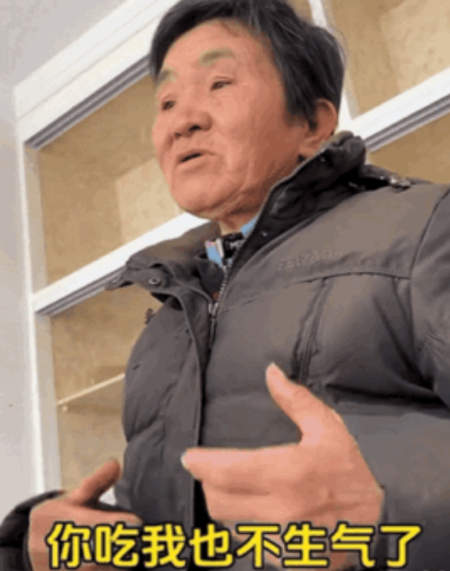 “这个婆婆火了！”河南，女子和婆婆吵完架后，气得钻进卧室不出去，不料婆婆突然敲门