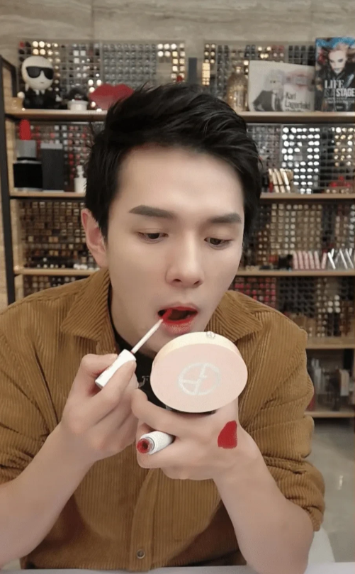 为什么越来越多的人开始反感电商直播？

王传福的比亚迪，2022年营收4240亿