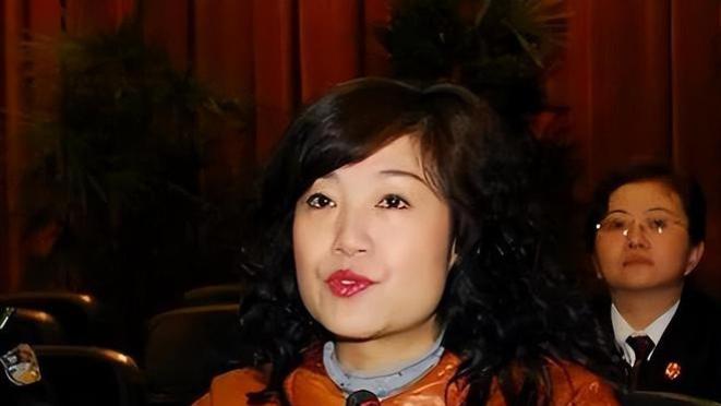 美女县委书记袁菱，敛财4052万，高调包养男下属，被判无期