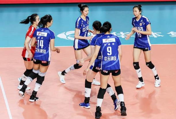 江苏女排3：1逆袭山东！这3人功劳最大
第1，刁琳宇
首局在两位主攻重点盯防下，