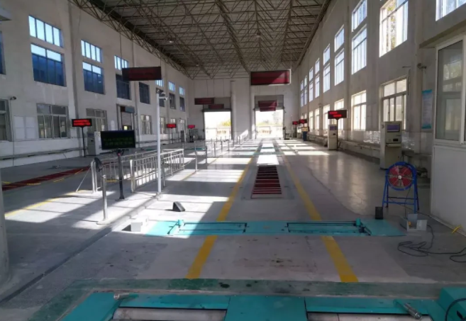 取消汽车年检呼声越来越高，但是国家现在规定十年以上的小车每年必须要上线检测，十五