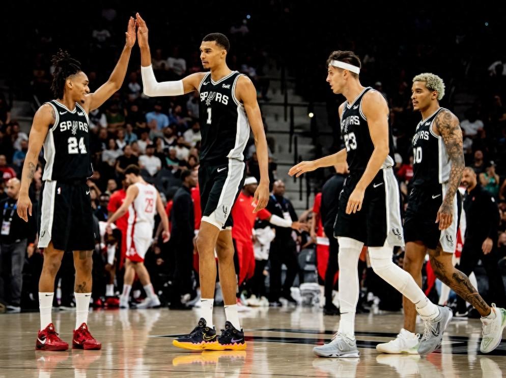 NBA常规赛，火箭加时122-126不敌马刺，总结下这场比赛！

1.三个老将的