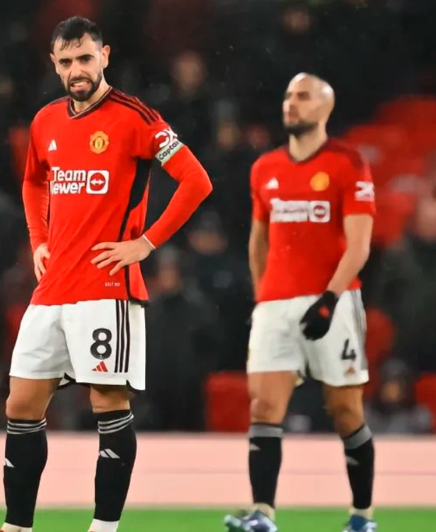 铁费亲手打破自己的曼联领袖梦想，逃避双红会不可饶恕！但腾哈赫不会惩罚他。
一，铁