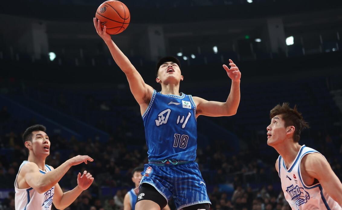 四川男篮终于赢球了，太难了！在CBA常规赛第27轮比赛中，四川男篮以108：86