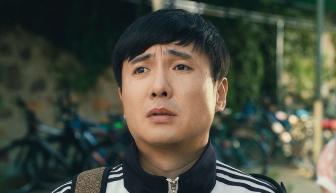 沈腾被扒节目中开黄腔，整蛊关晓彤、调侃贾冰，滤镜碎了一地

近日，娱乐界热门明星