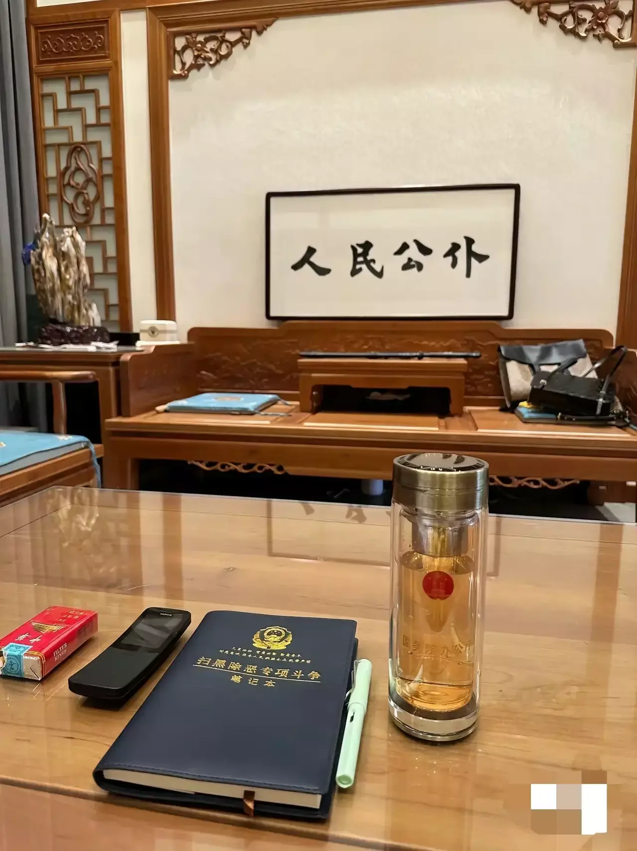 这个笔记本哪里可以买到？放在车窗前能不能起到防盗作用？