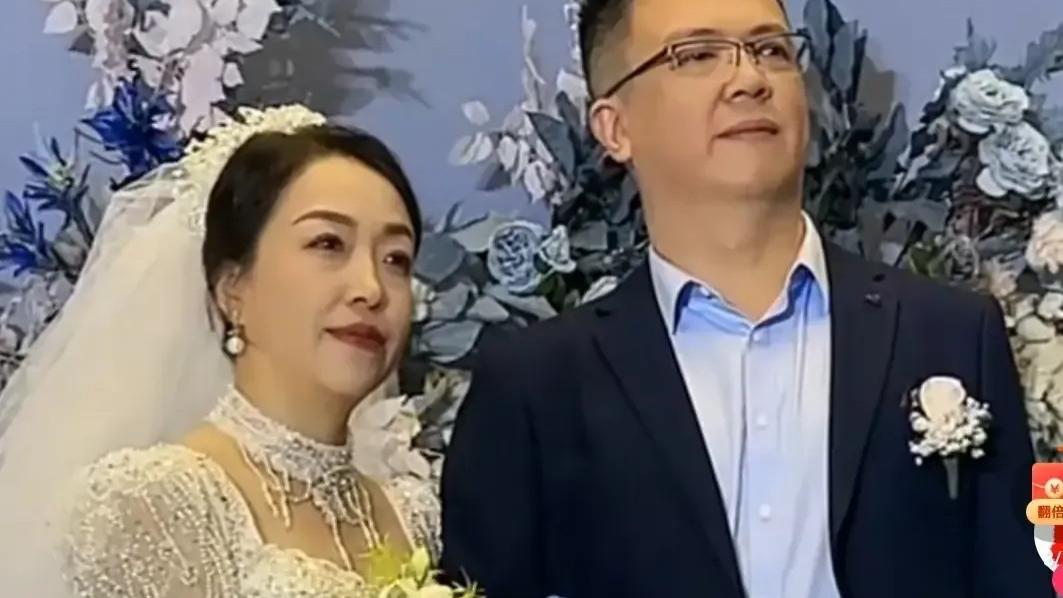闪婚秘事曝光！48岁新郎52岁新娘，麻将爱情7年