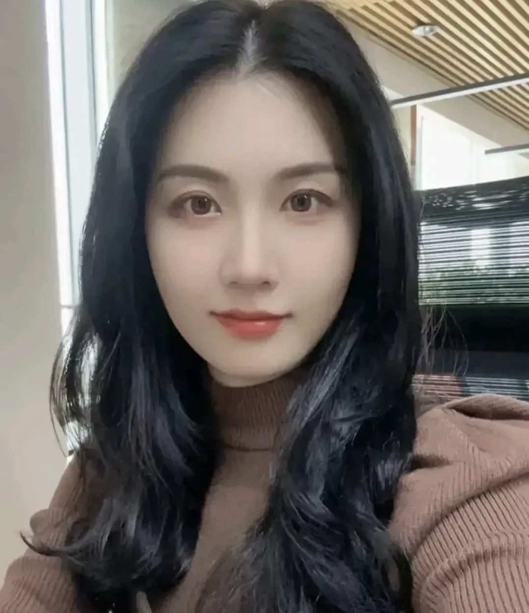 给未婚女孩子的10大建议：
一：不要婚前同居。
二：不要先怀孕后结婚。
三：不能
