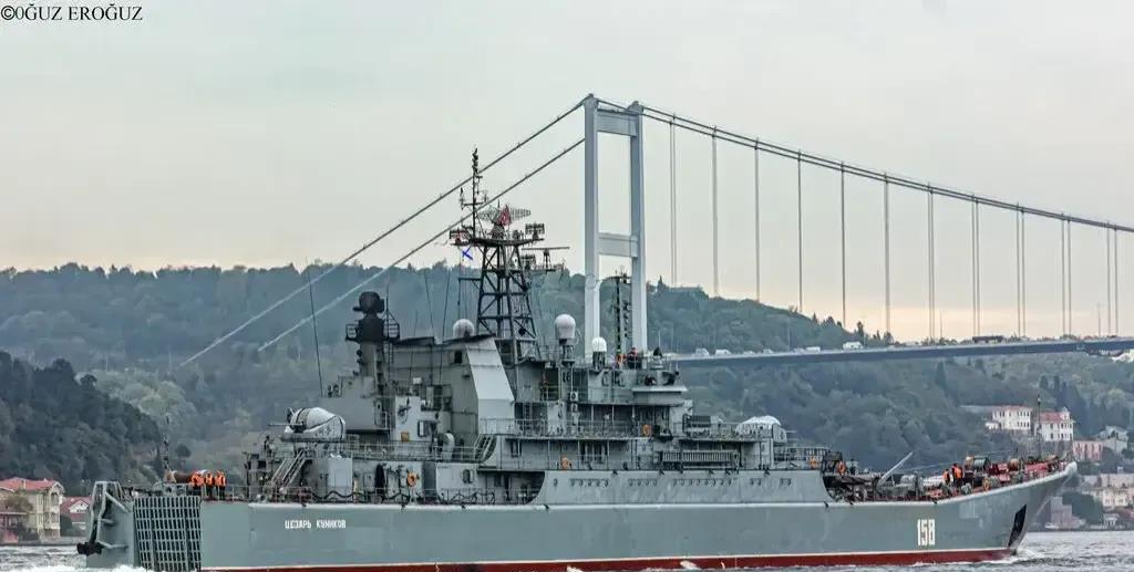 乌方称击沉俄黑海舰队大型登陆舰“凯撒·库尼科夫”号


当地时间14日，乌克兰武